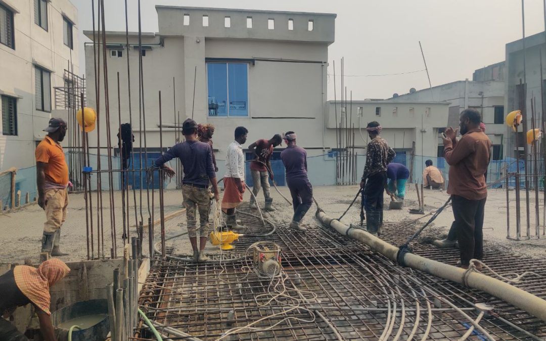 “Achieving New Heights: Level-6 Roof Casting Completed on ‘The South’ Project in Bashundhara, Block-H, by Nipobon Developers Ltd on November 5, 2023”